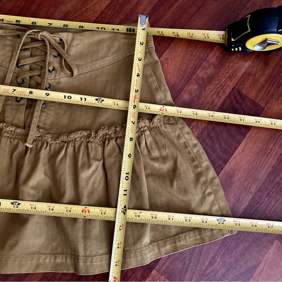 Free People Skirt Lace Up Back Khaki Frilled Women’s Size 0 Side zip - Picture 11 of 13
